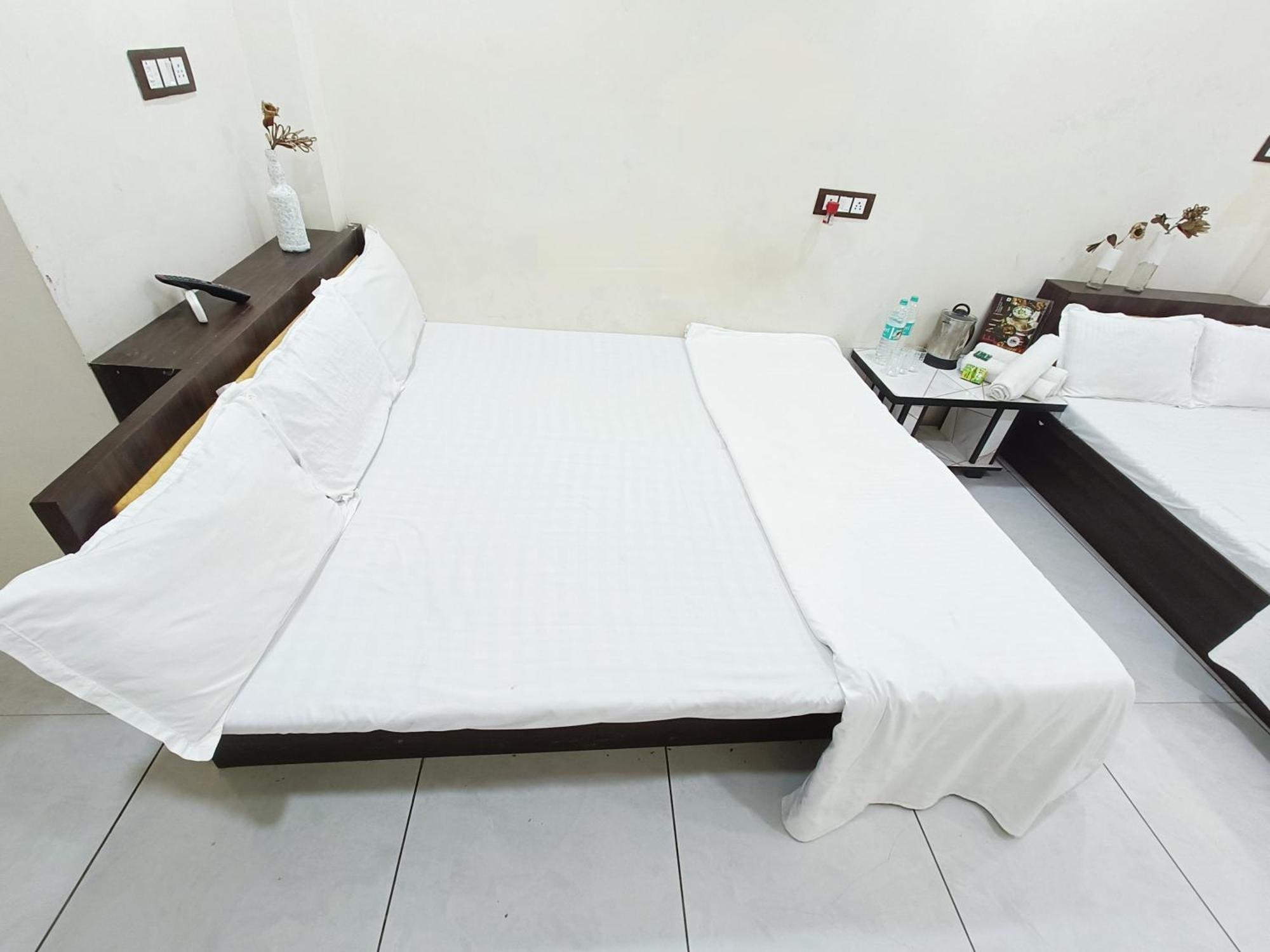 Ginger Hotels Ujjain Tower Kshipra Inn-Family Stay Airconditioned Hotel Ujaim Exterior foto