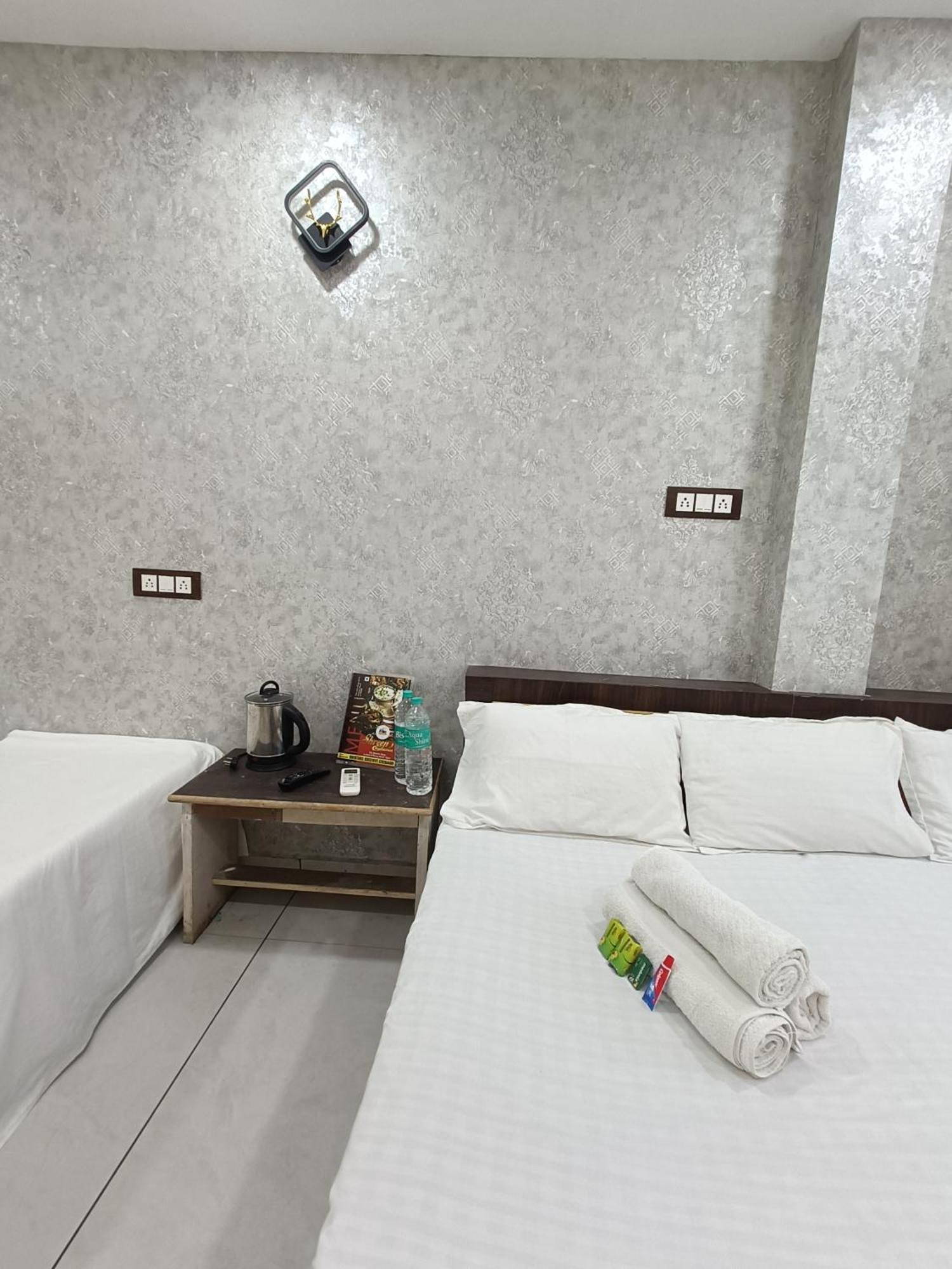 Ginger Hotels Ujjain Tower Kshipra Inn-Family Stay Airconditioned Hotel Ujaim Exterior foto