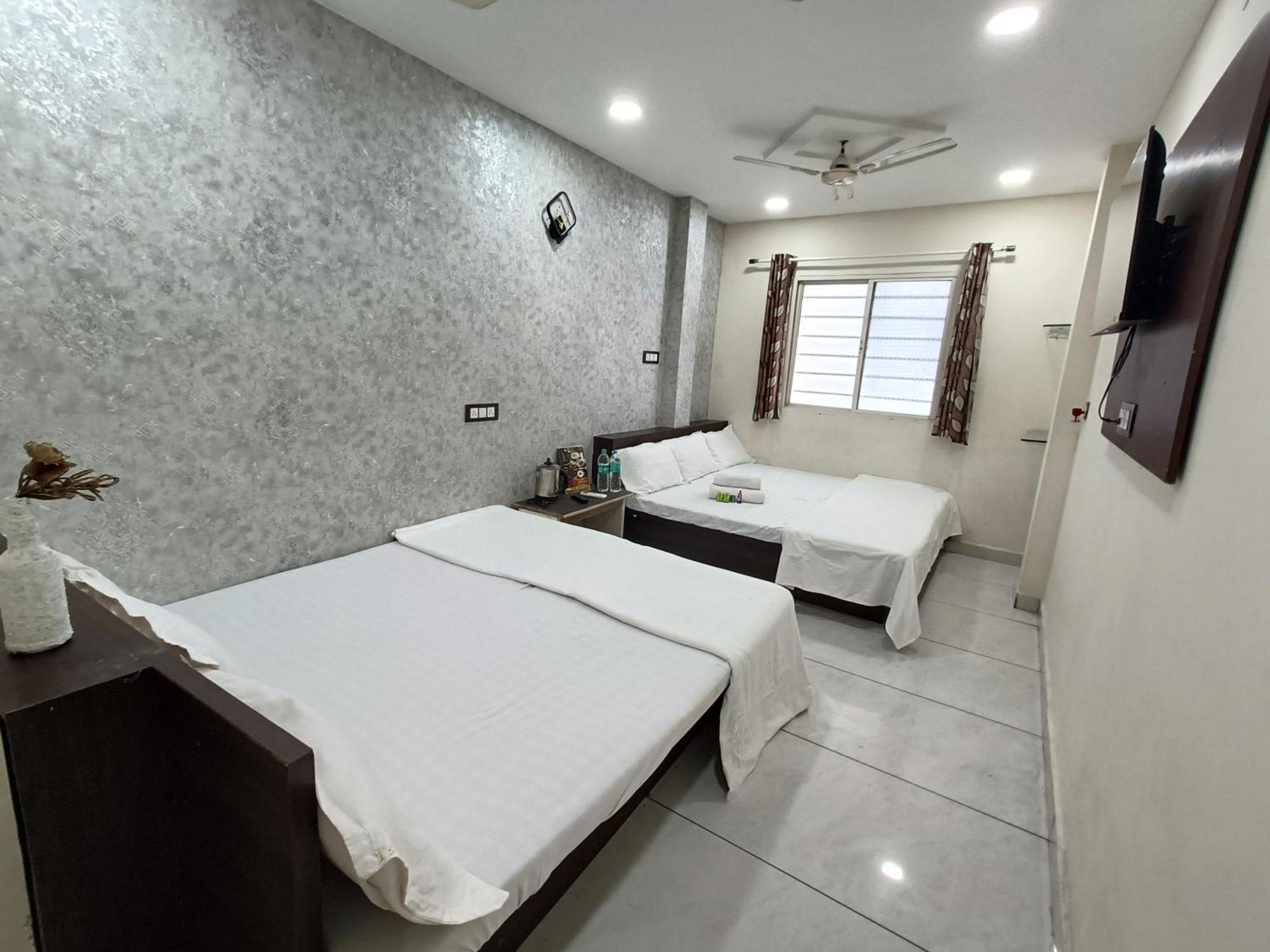 Ginger Hotels Ujjain Tower Kshipra Inn-Family Stay Airconditioned Hotel Ujaim Exterior foto