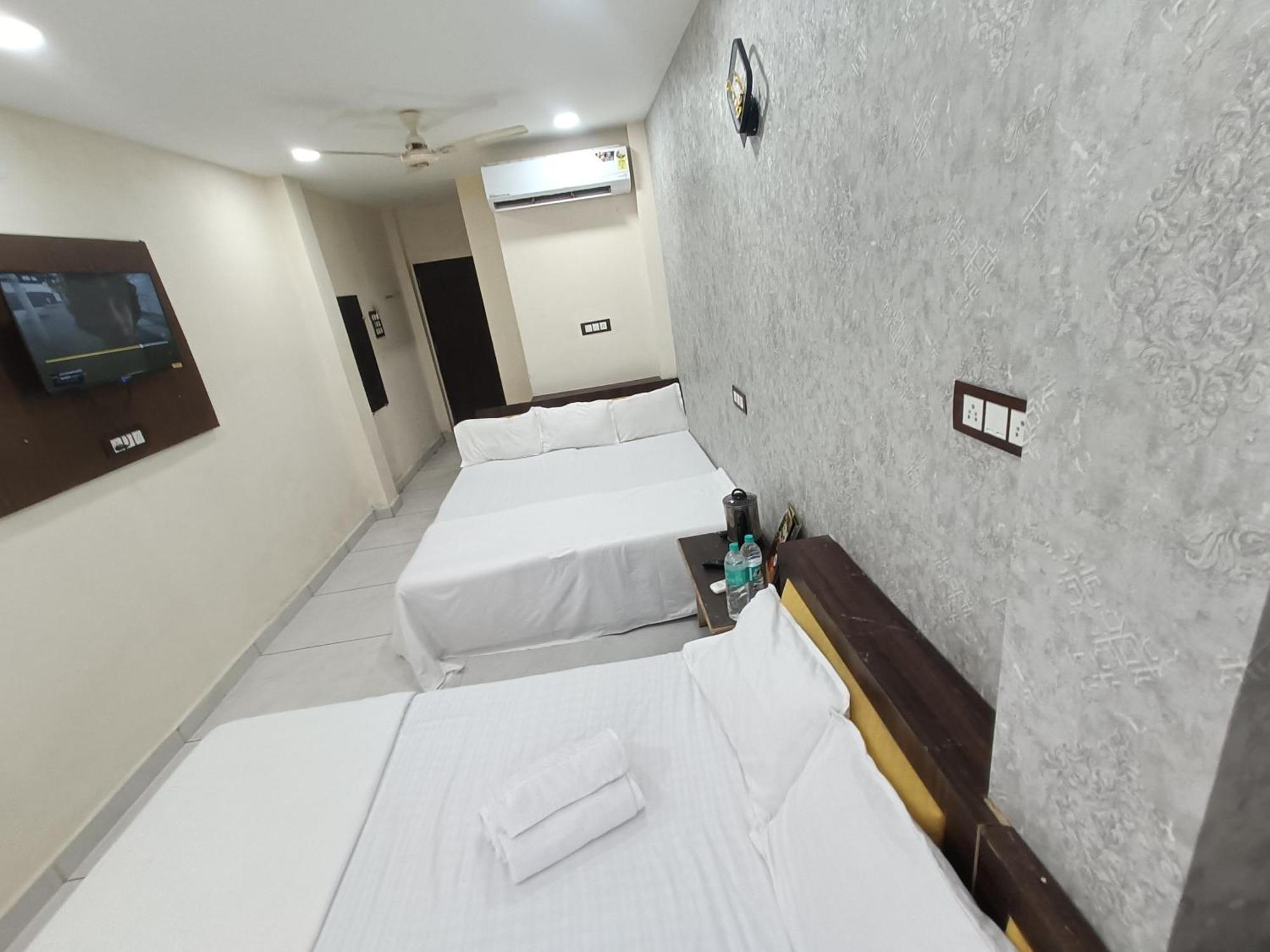 Ginger Hotels Ujjain Tower Kshipra Inn-Family Stay Airconditioned Hotel Ujaim Exterior foto